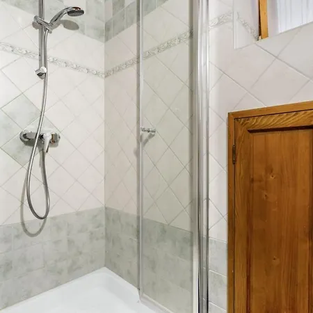 Casa Regina In - Haus Fuer 6 Personen Holiday home *