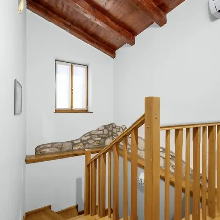 Casa Regina In - Haus Fuer 6 Personen Holiday home Krsan