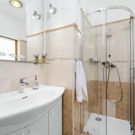 Casa Regina In - Haus Fuer 6 Personen Holiday home Krsan