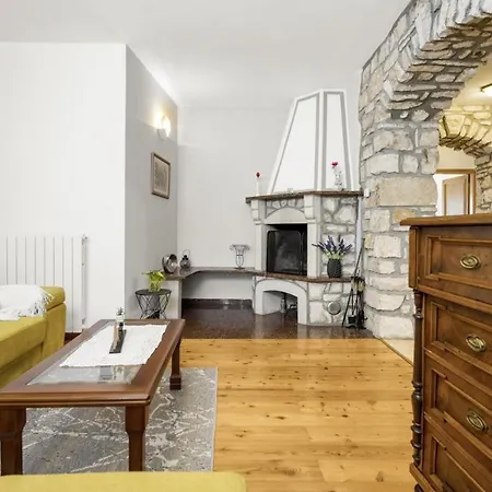 Casa Regina In - Haus Fuer 6 Personen Holiday home Krsan