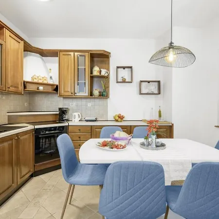 Casa Regina In - Haus Fuer 6 Personen 度假居 Kršan