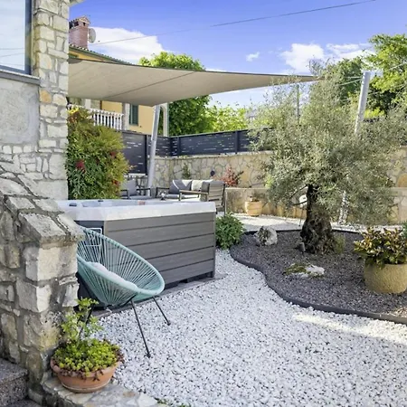 度假居 Casa Regina In - Haus Fuer 6 Personen Kršan