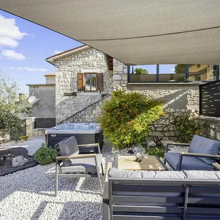 度假居 Casa Regina In - Haus Fuer 6 Personen Kršan